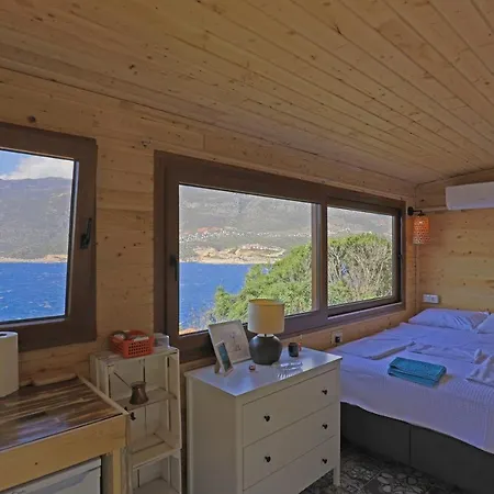 Muhtesem Deniz Manzarali Agac Ev 3* Kaş