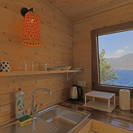 Muhtesem Deniz Manzarali Agac Ev Aparthotel Kaş