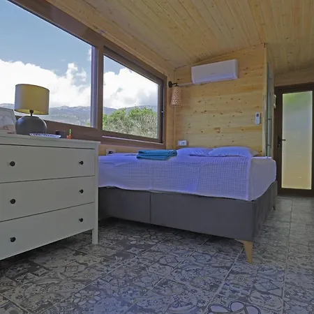 Muhtesem Deniz Manzarali Agac Ev Kaş