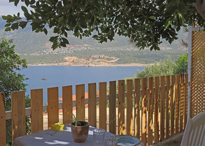 Muhtesem Deniz Manzarali Agac Ev Apartmanhotel