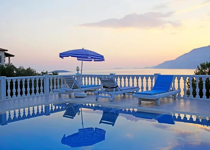 Apartmanhotel Muhtesem Deniz Manzarali Agac Ev Kaş