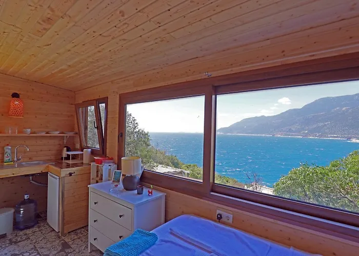 Muhtesem Deniz Manzarali Agac Ev 3*