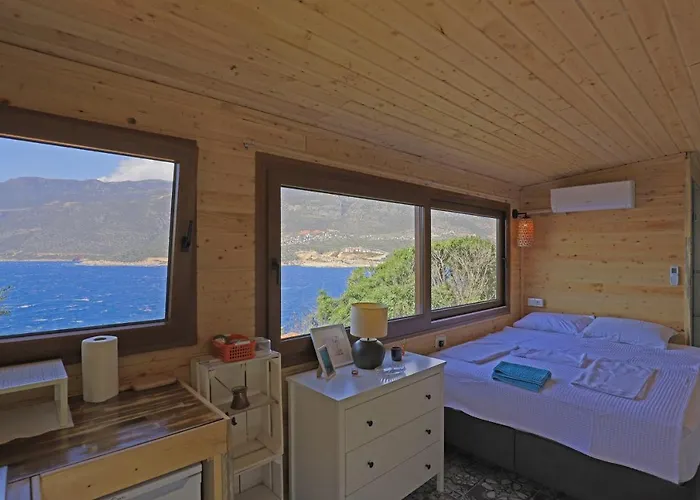 Muhtesem Deniz Manzarali Agac Ev 3* Kaş