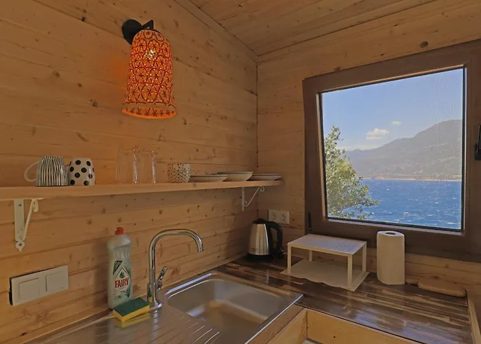 Muhtesem Deniz Manzarali Agac Ev Apartmanhotel Kaş