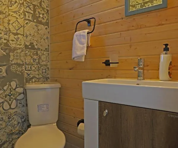 Muhtesem Deniz Manzarali Agac Ev Apartmanhotel