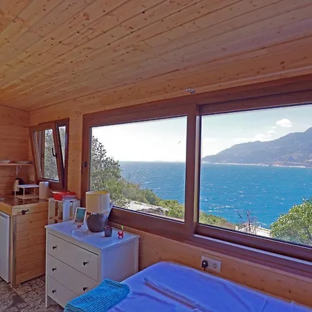 Muhtesem Deniz Manzarali Agac Ev 3*