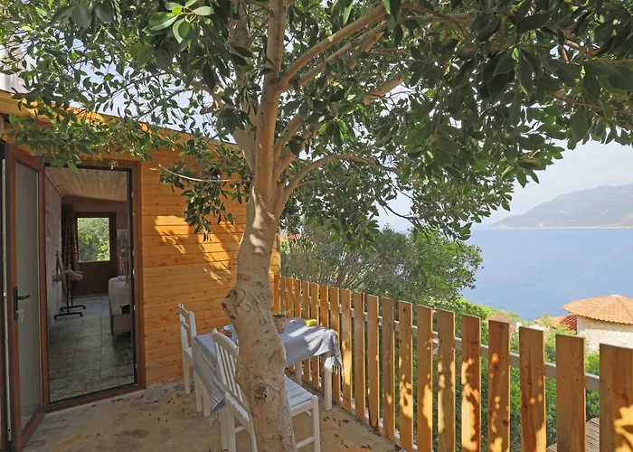 Muhtesem Deniz Manzarali Agac Ev Aparthotel 3*